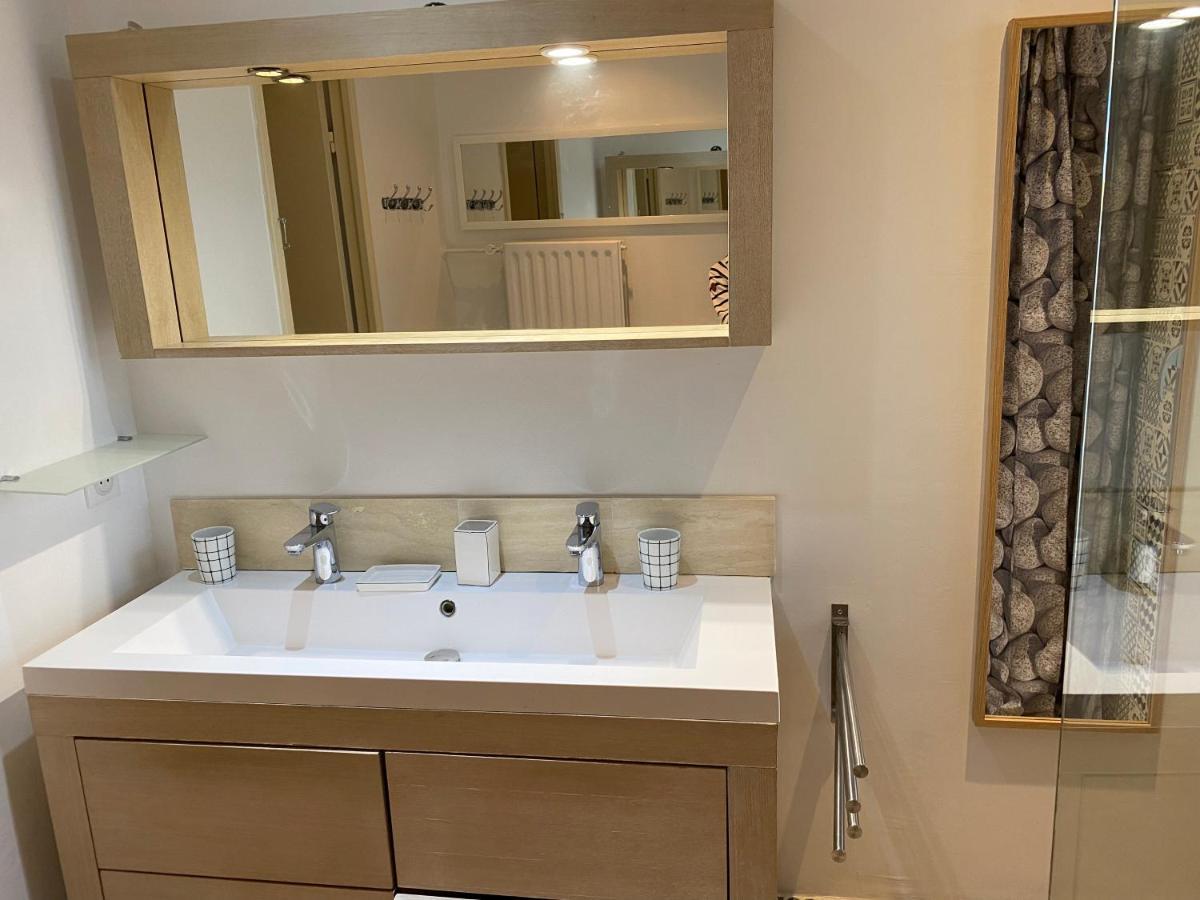 Appartement Lumineux 6 Places Avec Vue Sur Marina 망들리유 라 나플 외부 사진